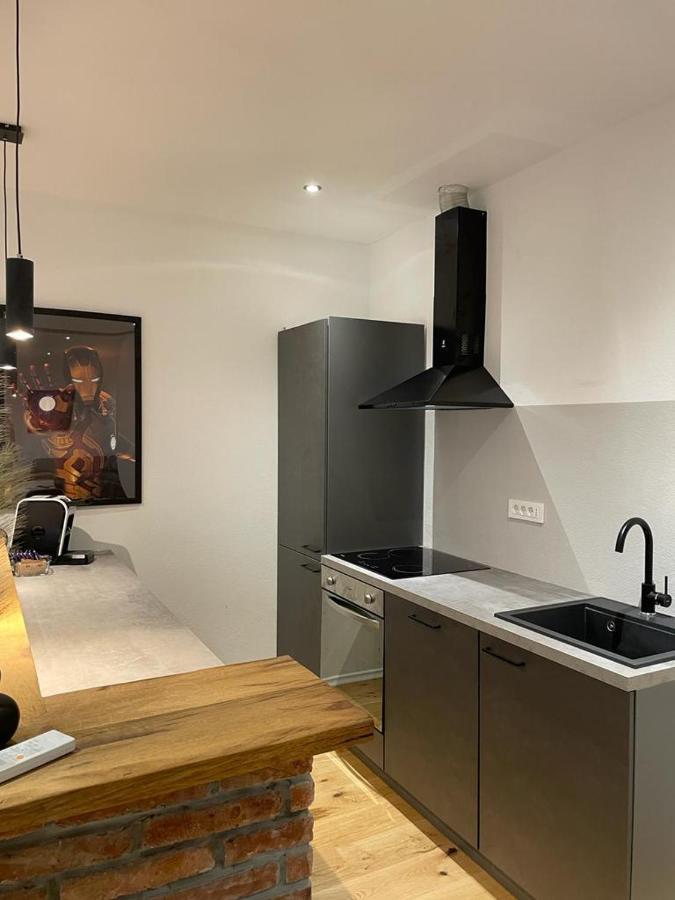 Aegida Beachfront Apartment كوبر المظهر الخارجي الصورة