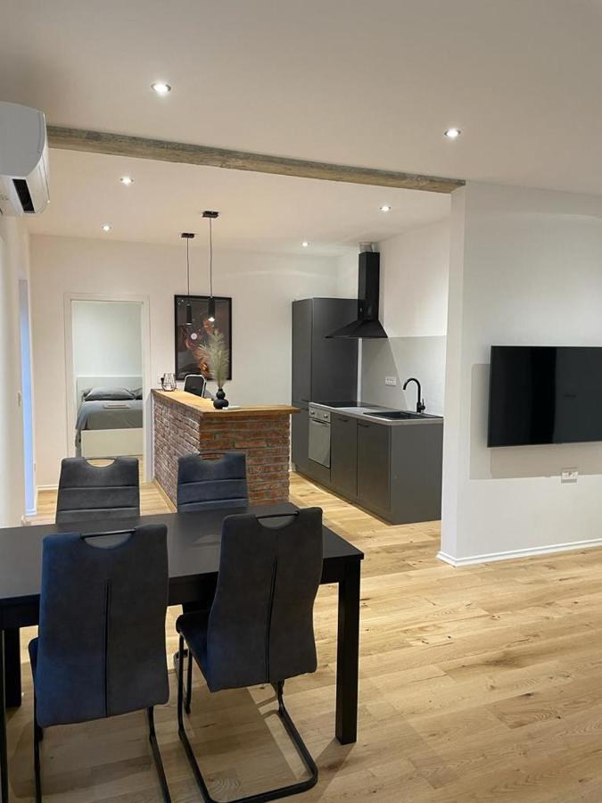 Aegida Beachfront Apartment كوبر المظهر الخارجي الصورة